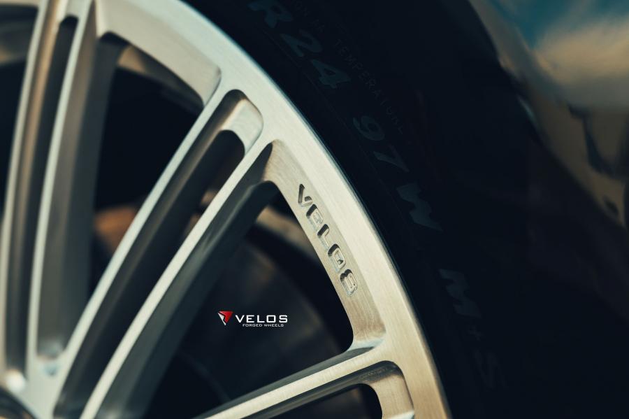Колеса Rolls-Royce Wraith on Velos Wheels (CRS15) 2019 года  (фото 2 из 17)
